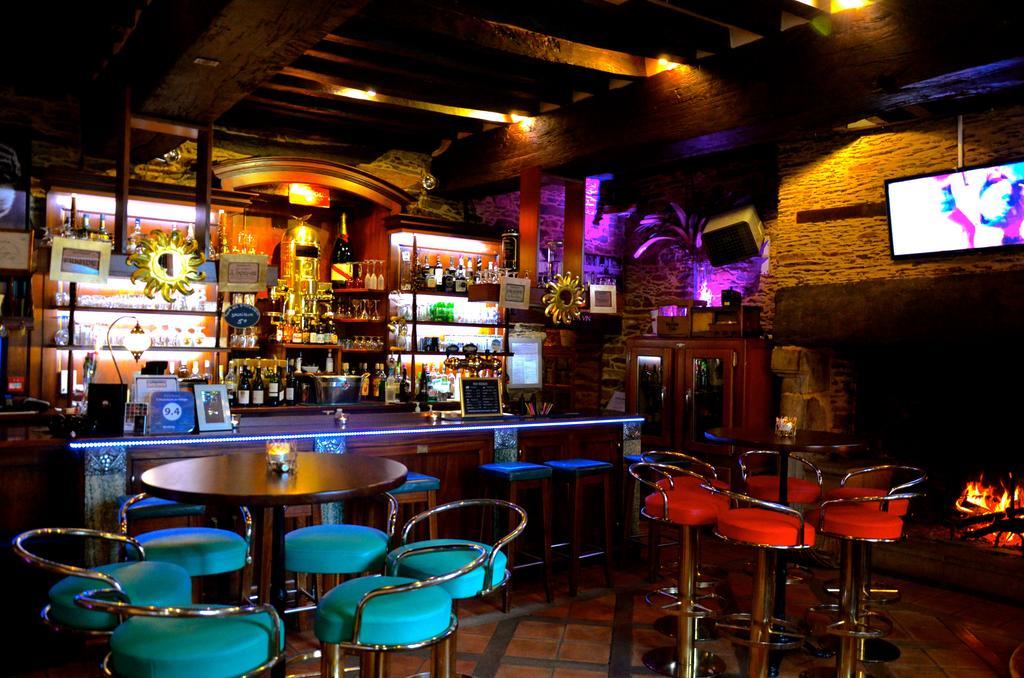 Lohéac Le Cafe Du Village - Bar A Cocktails & A Ambiance المظهر الخارجي الصورة